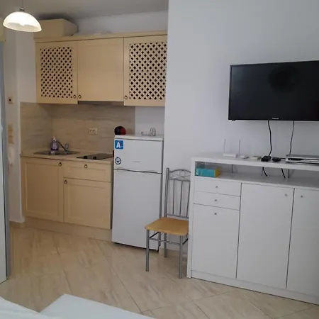 Dawn Park Deluxe מלון דירות סאני ביץ'