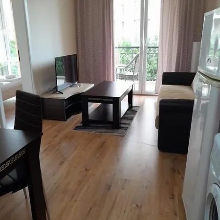 Dawn Park Deluxe מלון דירות