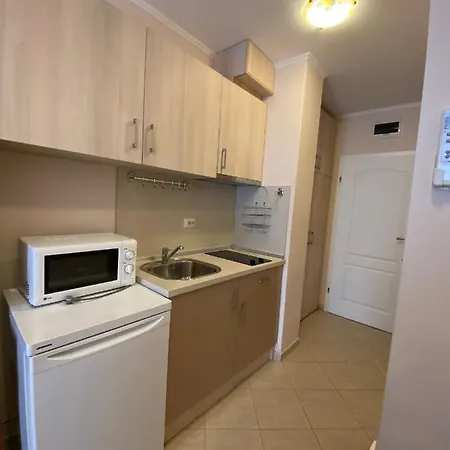מלון דירות Dawn Park Deluxe 2*