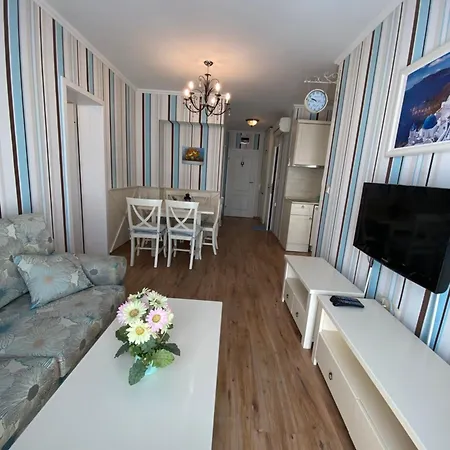 Dawn Park Deluxe מלון דירות 2*