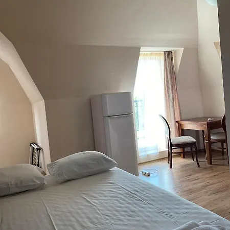 Dawn Park Deluxe Apart-hotel 2*
